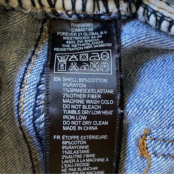 Forever 21 Distressed Faded Skinny Jeans Women's Size 14 Mid Wash Plus Sizes - Picture 14 of 14